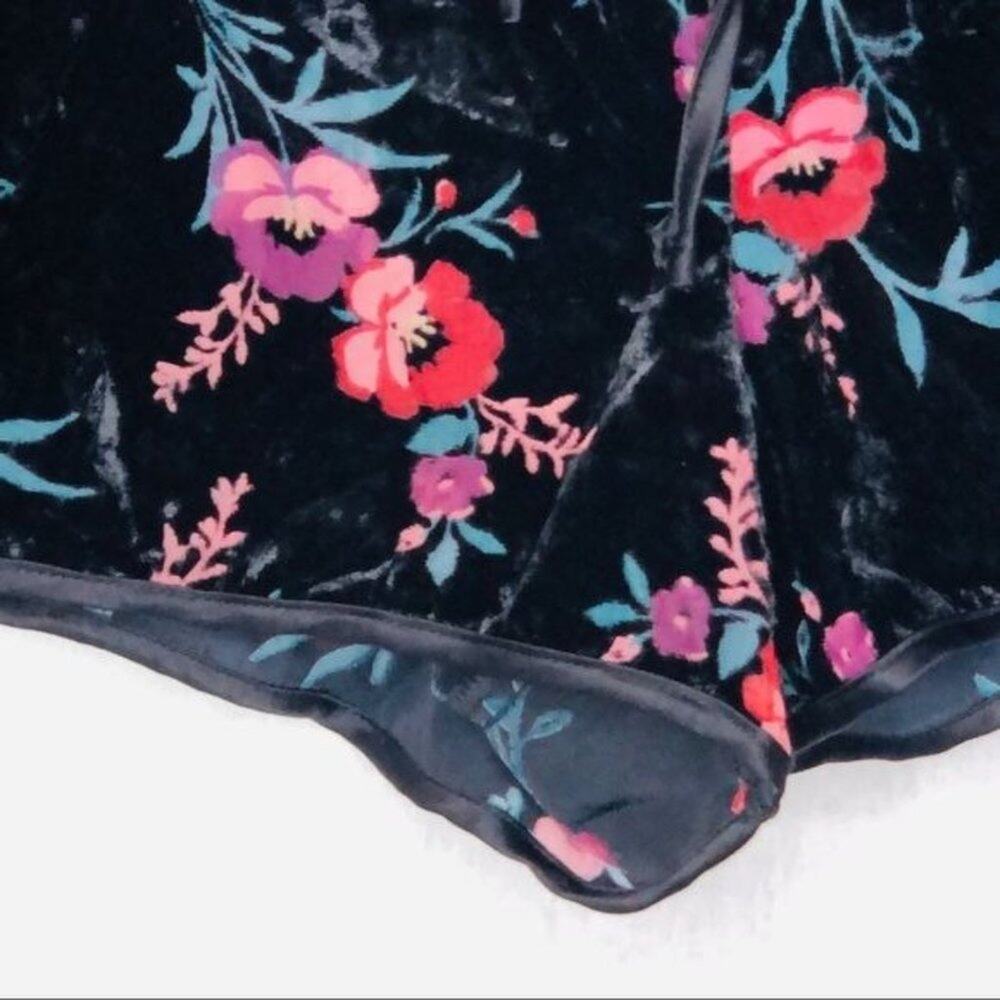 INC Velvet burnout sleep short black floral Small - Picture 4 of 8